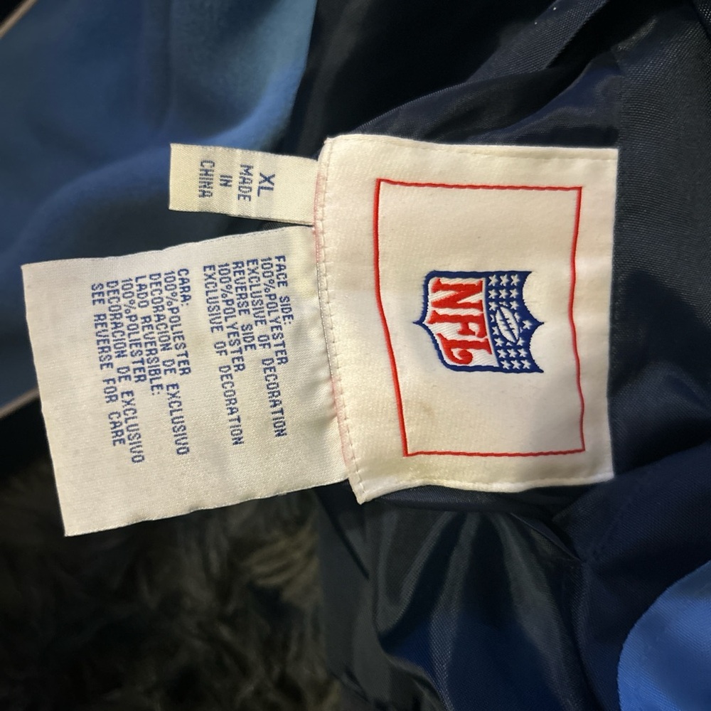 Men's Reversible NFL Tennessee Titan Jacket - Picture 5 of 6